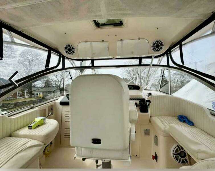 33ft Grady White Yacht For Sale