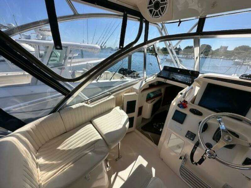 33ft Grady White Yacht For Sale