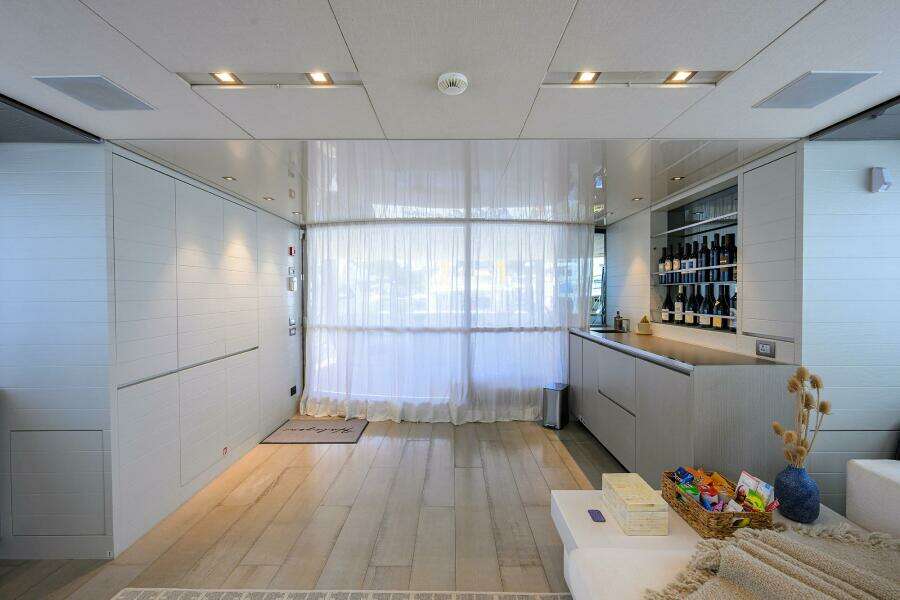 Salon Bar