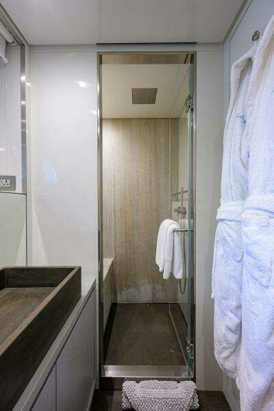 Forward Port Ensuite Shower