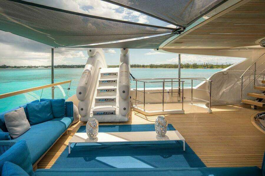 Bridge Deck Aft