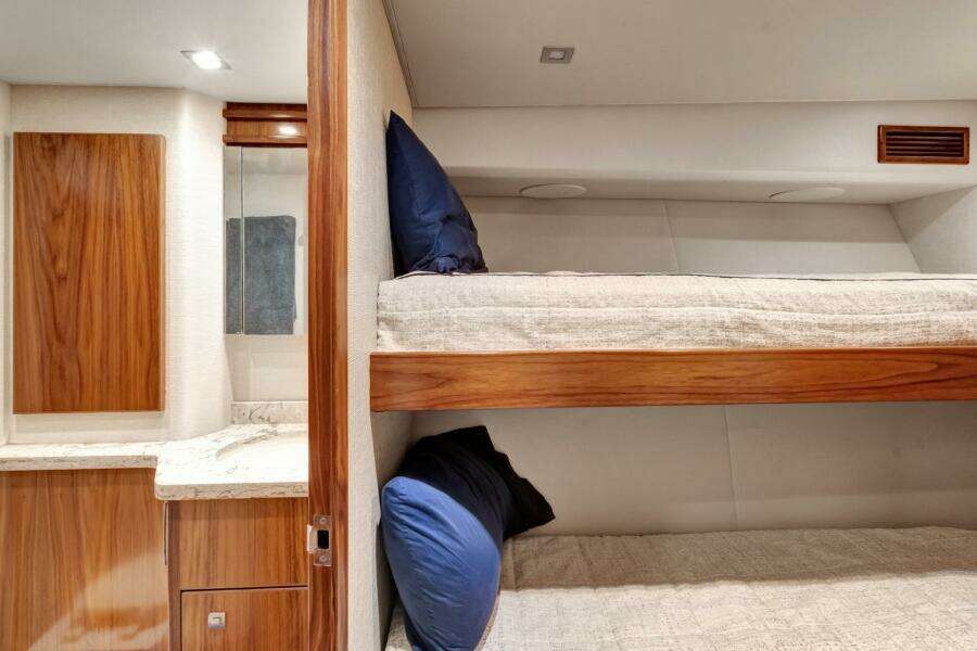 2019 Viking 68 CNV 