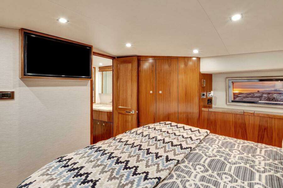 2019 Viking 68 CNV 