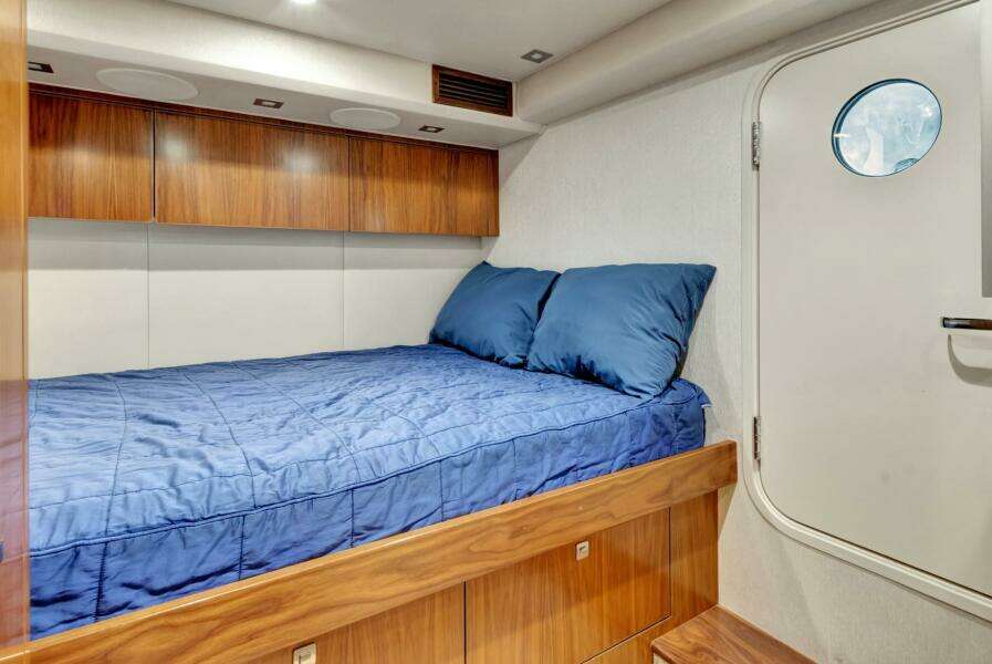 2019 Viking 68 CNV 
