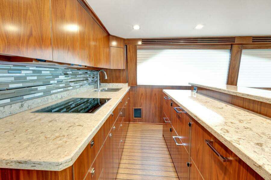 2019 Viking 68 CNV 
