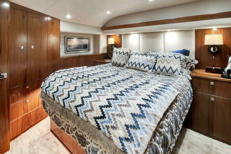 2019 Viking 68 CNV 
