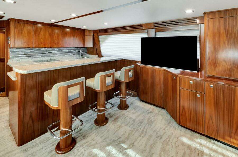 2019 Viking 68 CNV 