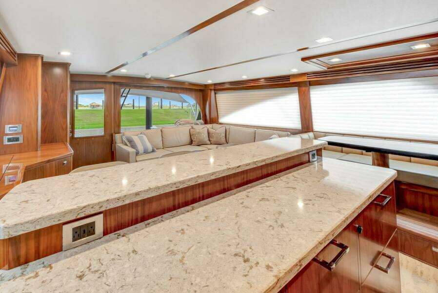 2019 Viking 68 CNV 