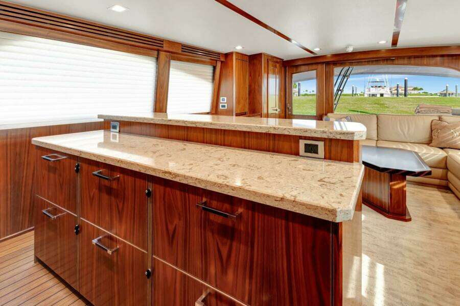 2019 Viking 68 CNV 
