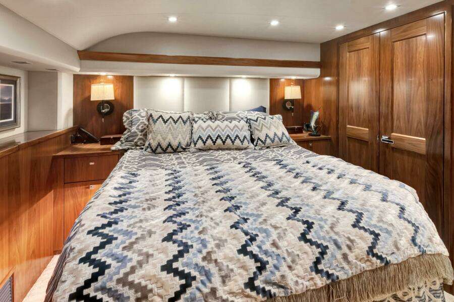 2019 Viking 68 CNV 