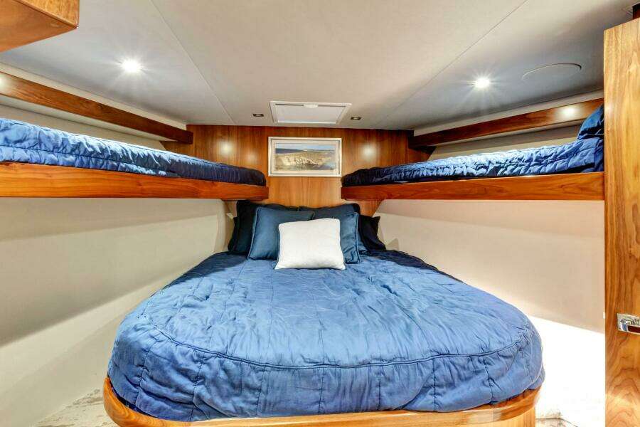 2019 Viking 68 CNV 