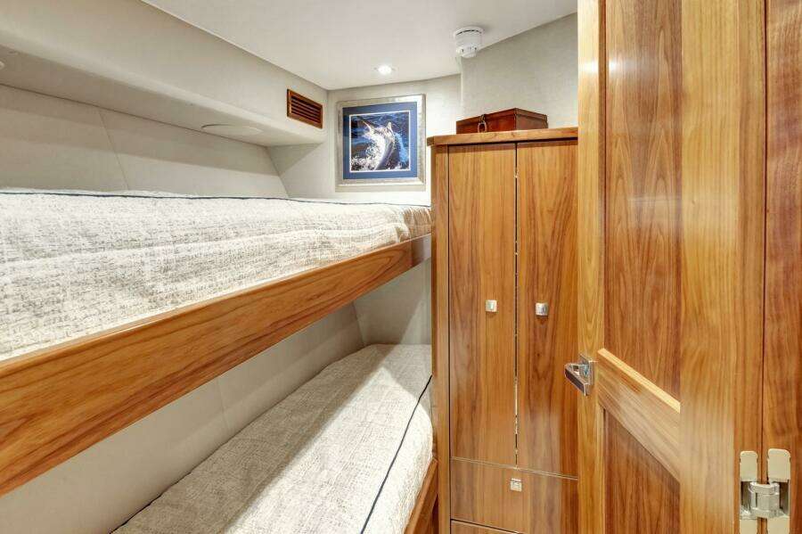 2019 Viking 68 CNV 