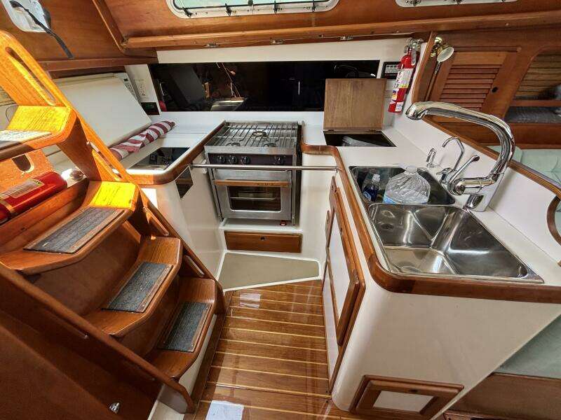 PATRIOT 38ft Freedom Yacht For Sale