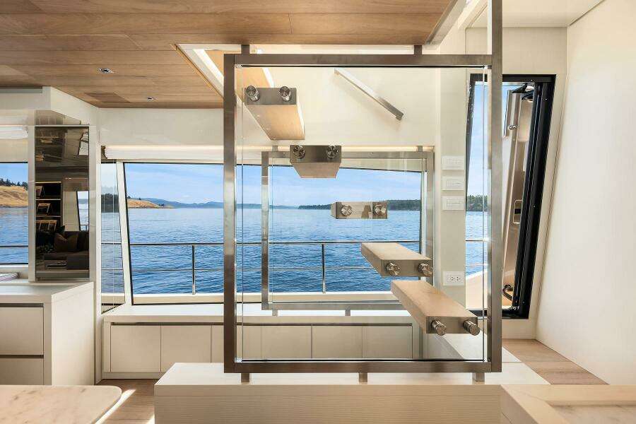ESSENZA 86ft Sanlorenzo Yacht For Sale