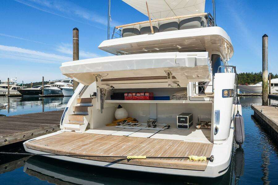 ESSENZA 86ft Sanlorenzo Yacht For Sale