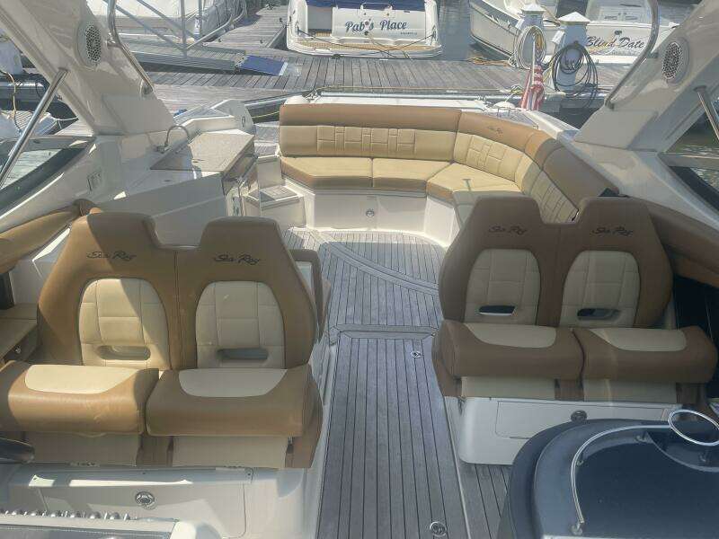 35ft Sea Ray Yacht For Sale