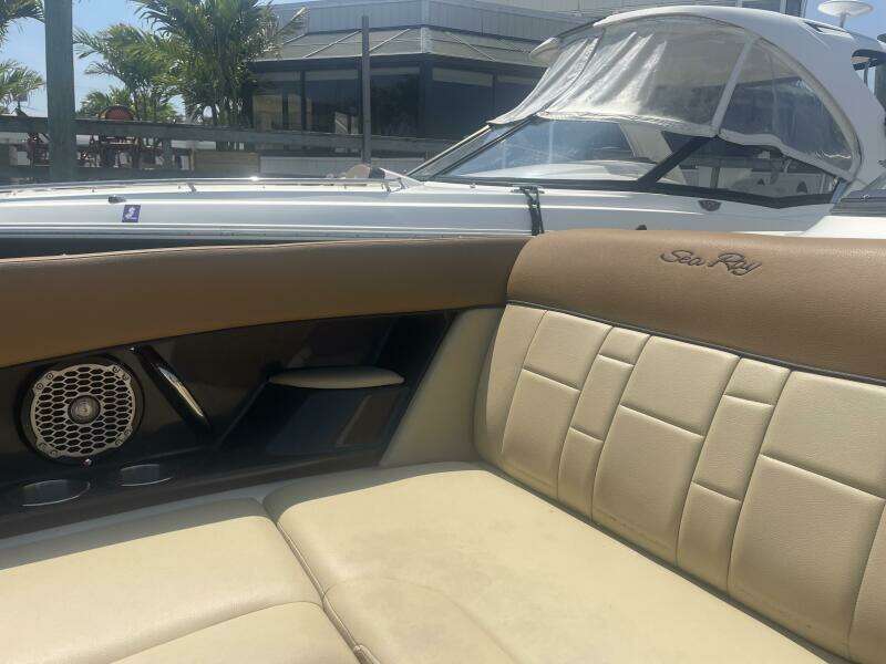 35ft Sea Ray Yacht For Sale