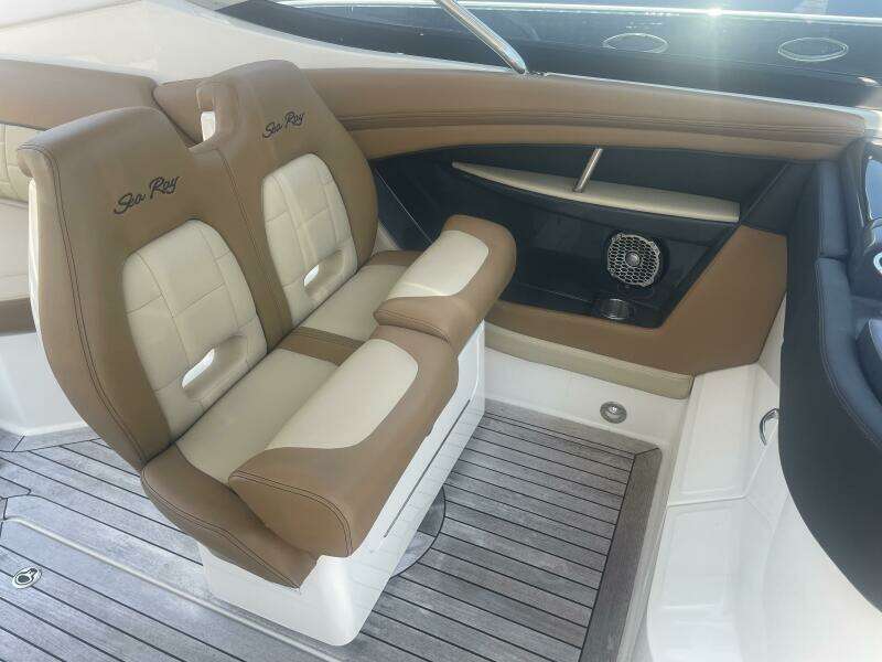 35ft Sea Ray Yacht For Sale