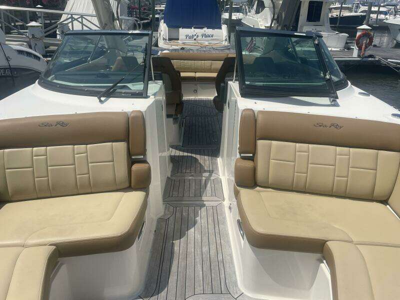 35ft Sea Ray Yacht For Sale