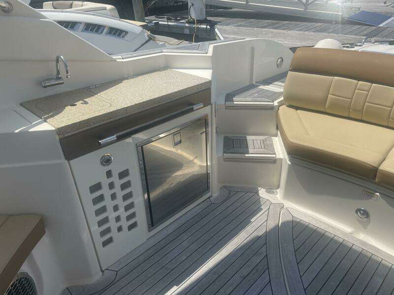 35ft Sea Ray Yacht For Sale