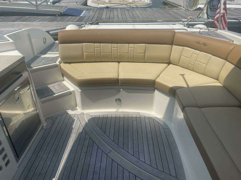 35ft Sea Ray Yacht For Sale