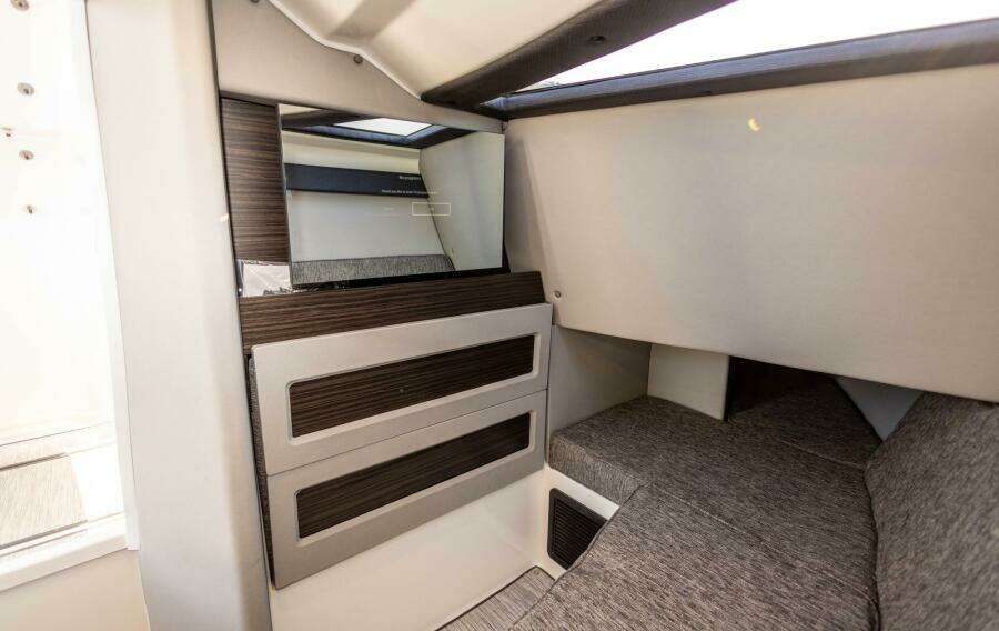33ft Cobalt Yacht For Sale