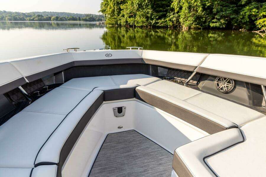 33ft Cobalt Yacht For Sale
