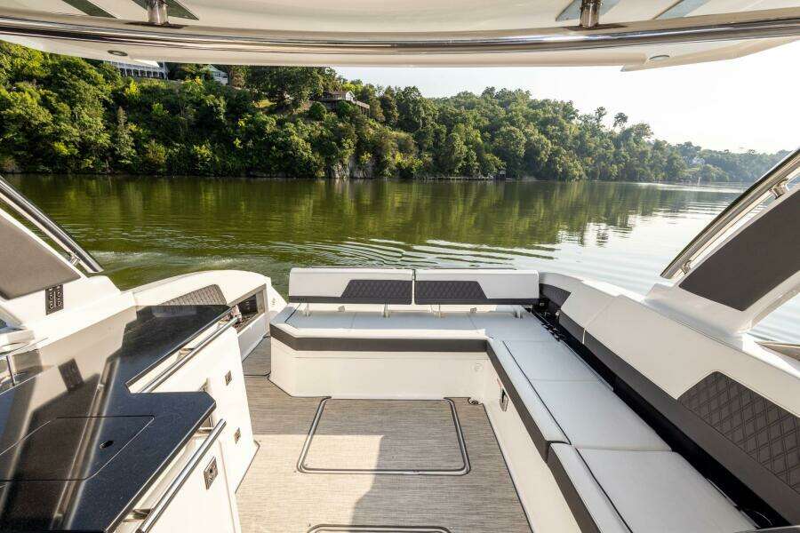 33ft Cobalt Yacht For Sale