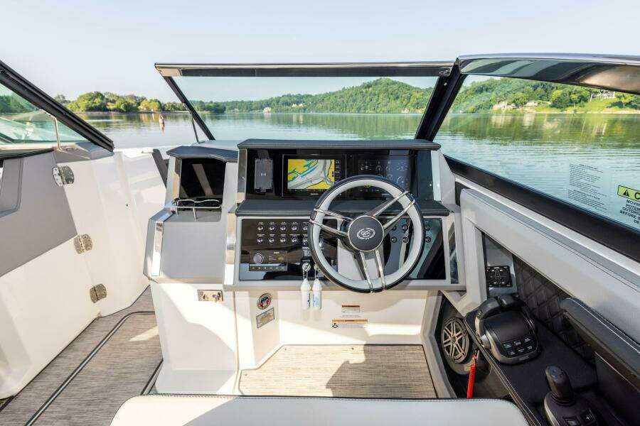 33ft Cobalt Yacht For Sale