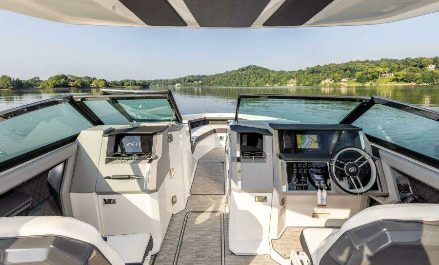 33ft Cobalt Yacht For Sale