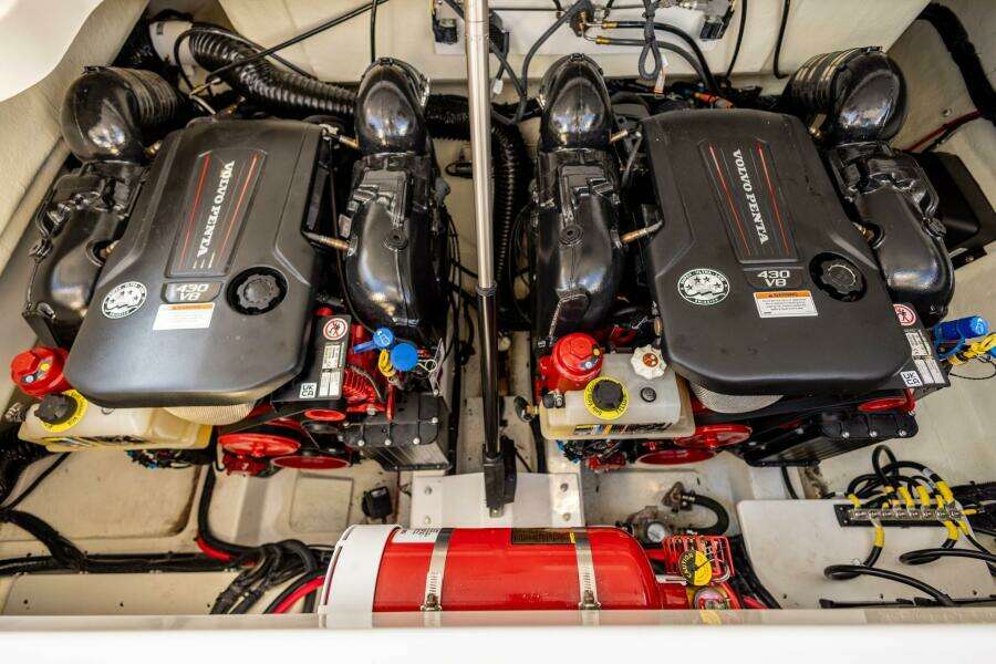 33ft Cobalt Yacht For Sale