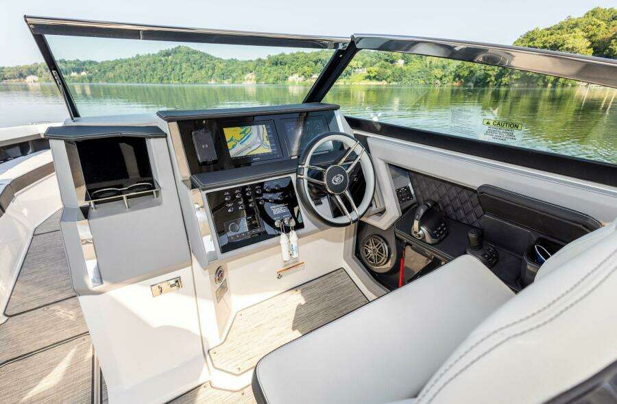 33ft Cobalt Yacht For Sale