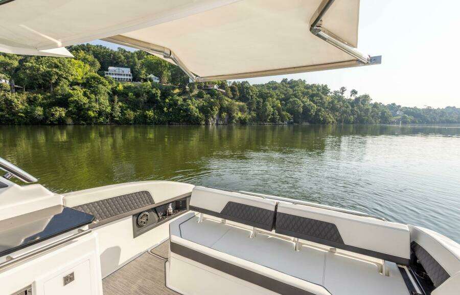 33ft Cobalt Yacht For Sale