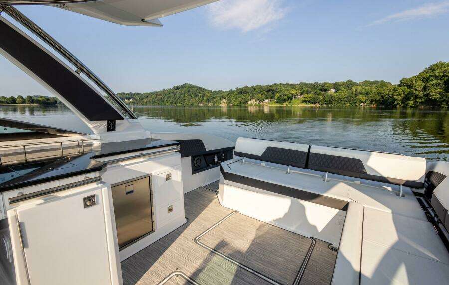 33ft Cobalt Yacht For Sale