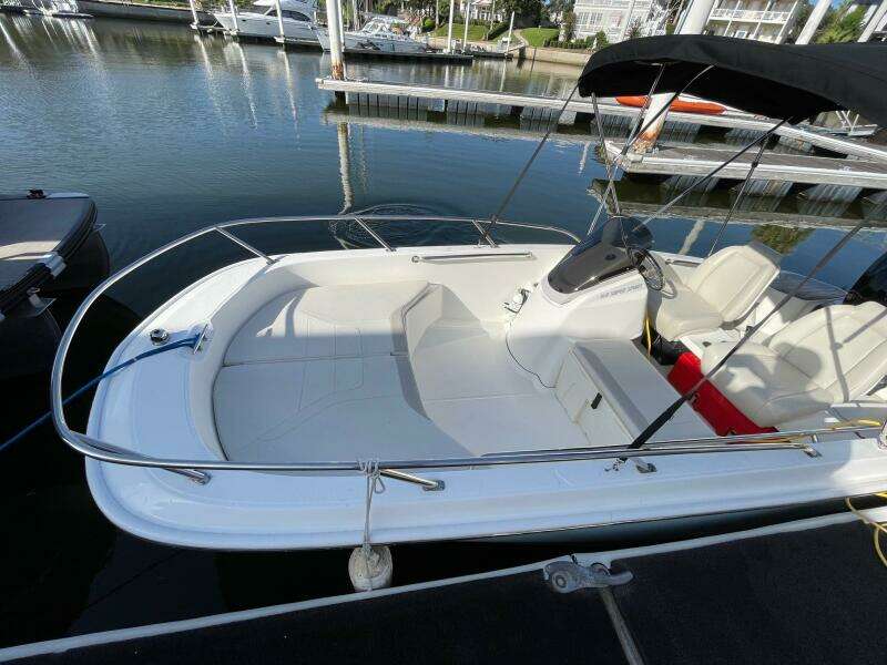 16ft Boston Whaler Yacht For Sale