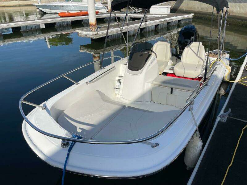 16ft Boston Whaler Yacht For Sale
