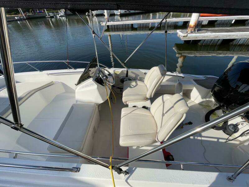 16ft Boston Whaler Yacht For Sale