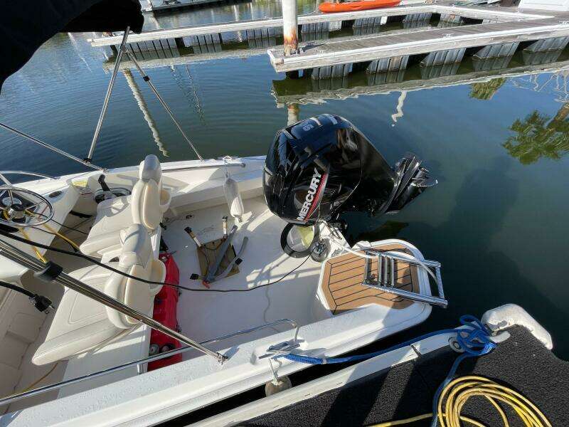 16ft Boston Whaler Yacht For Sale