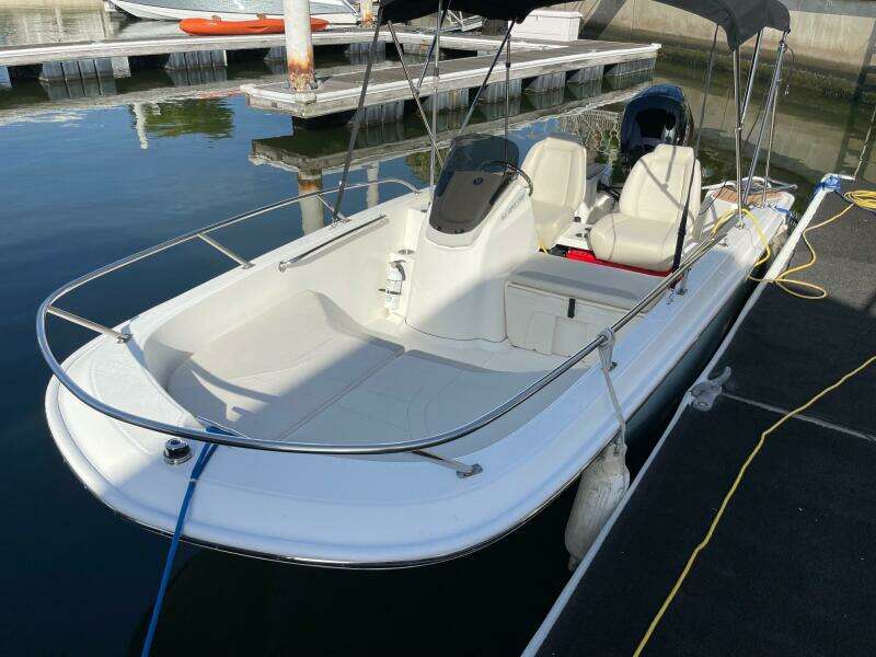 16ft Boston Whaler Yacht For Sale