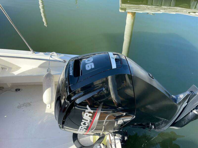 16ft Boston Whaler Yacht For Sale