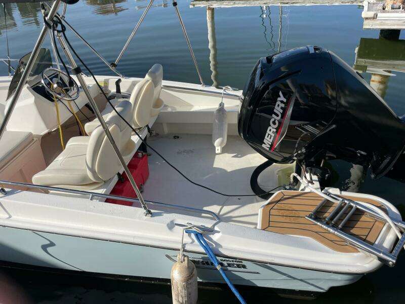 16ft Boston Whaler Yacht For Sale