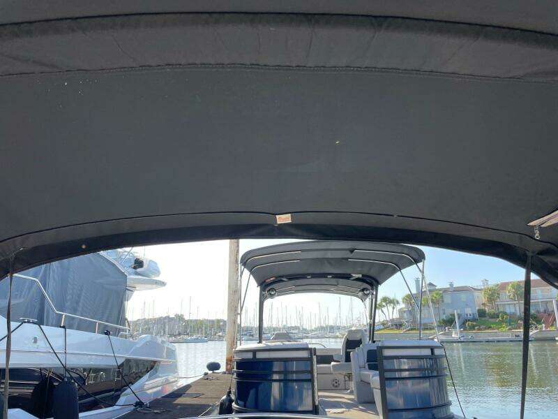 16ft Boston Whaler Yacht For Sale