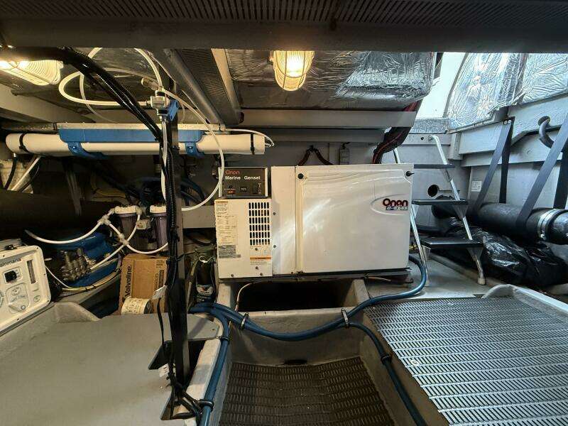 Diamonds Wild 41ft Meridian Yacht For Sale