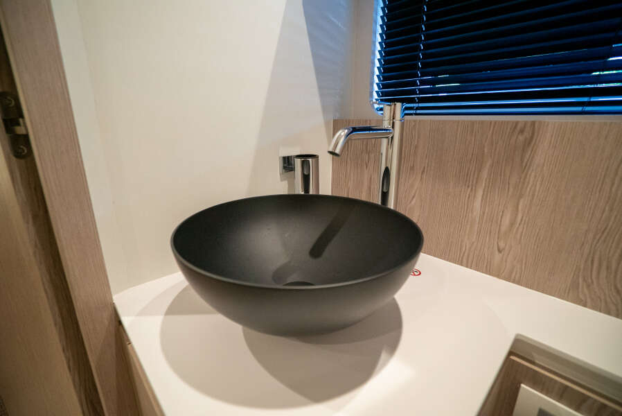 53ft Azimut Yacht For Sale