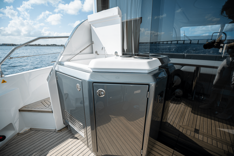 53ft Azimut Yacht For Sale