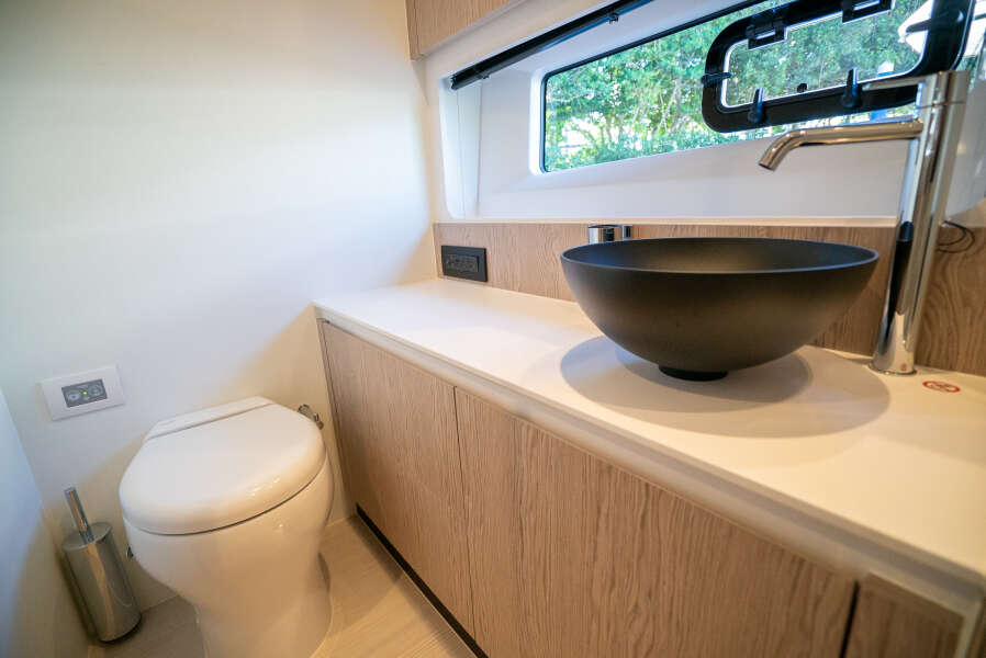 53ft Azimut Yacht For Sale