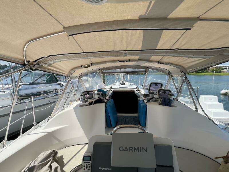 Pursuit 38ft Hunter Yacht For Sale