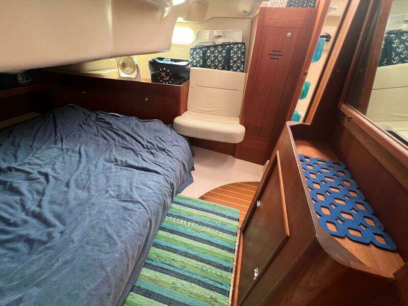 Pursuit 38ft Hunter Yacht For Sale