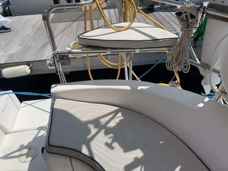 Pursuit 38ft Hunter Yacht For Sale