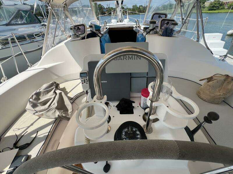 Pursuit 38ft Hunter Yacht For Sale